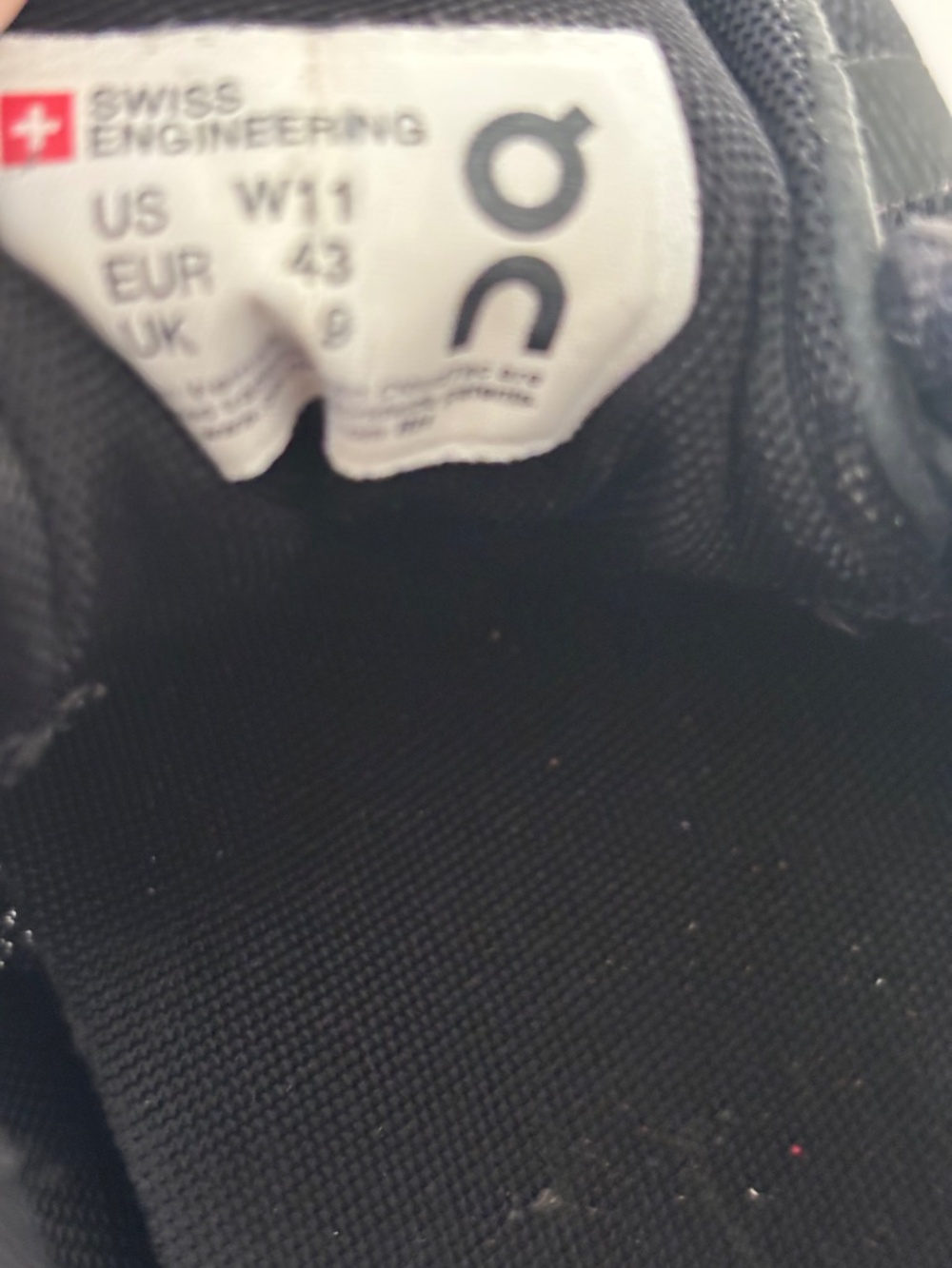 Black OnCloud sneakers, worn 1x, size 11 - Picture 3 of 4